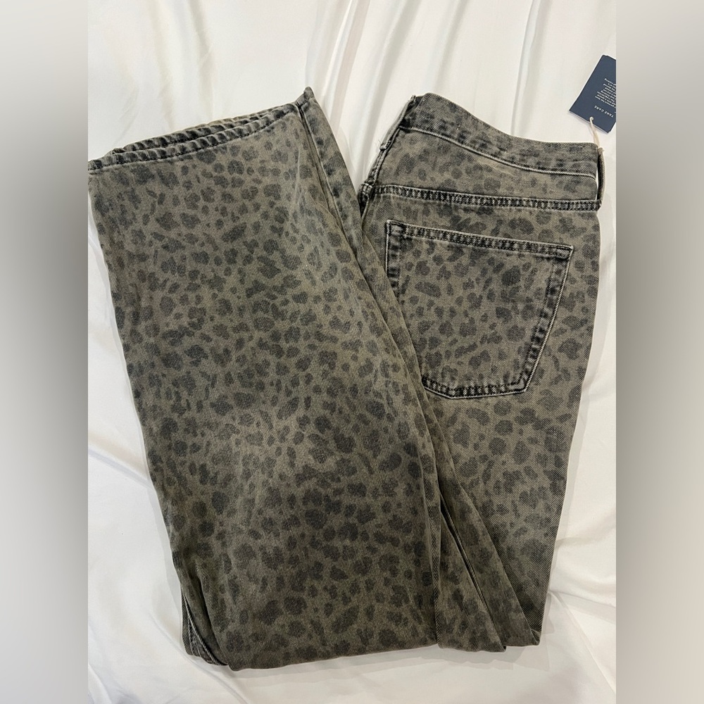 NWT Universal Threads Mid-Rise Baggy Animal Print denim